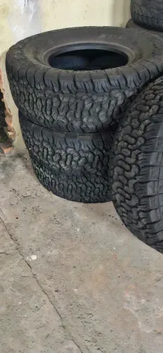 Pneu 285 75 16 zero rodou 500km só