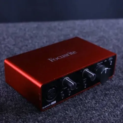 Focusrite Scarllet Solo 3th geração 