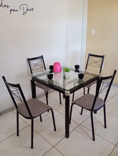 Mesa 4 cadeiras