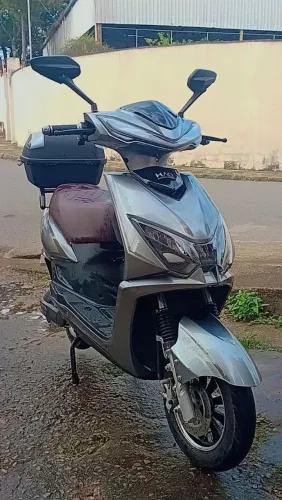 Vendo moto elétrica semi nova