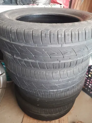 Pneus seminovos