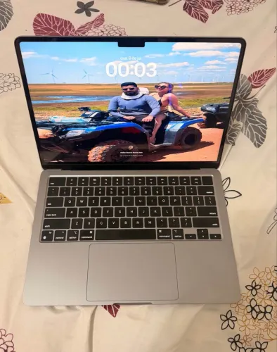 Macbook M2 13.5