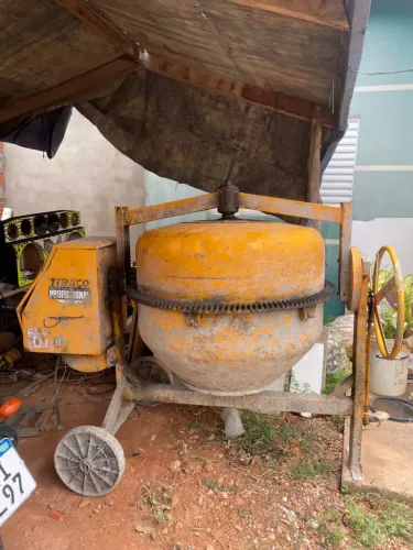 Betoneira a venda. 