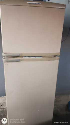 Geladeria com defeito