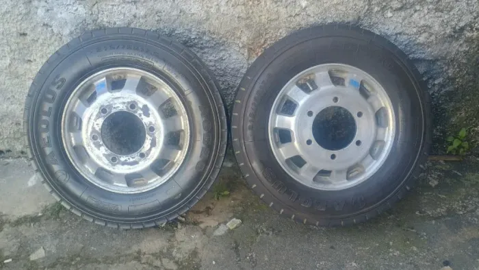 2 Rodas de Alumínio para caminhão 3/4