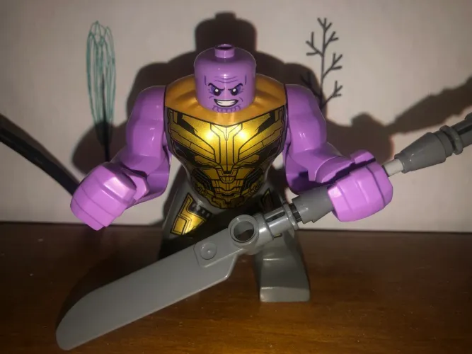 Big Figure Lego Original Thanos com Espada 76192