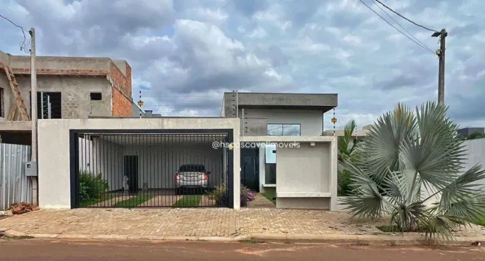 Casa no Tropical 2 com piscina, 1 suite + 2 Dormitórios, escritório e sobra de terreno