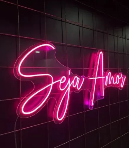 Luminária NeonLed Love - SEJA AMOR - 45x100cm