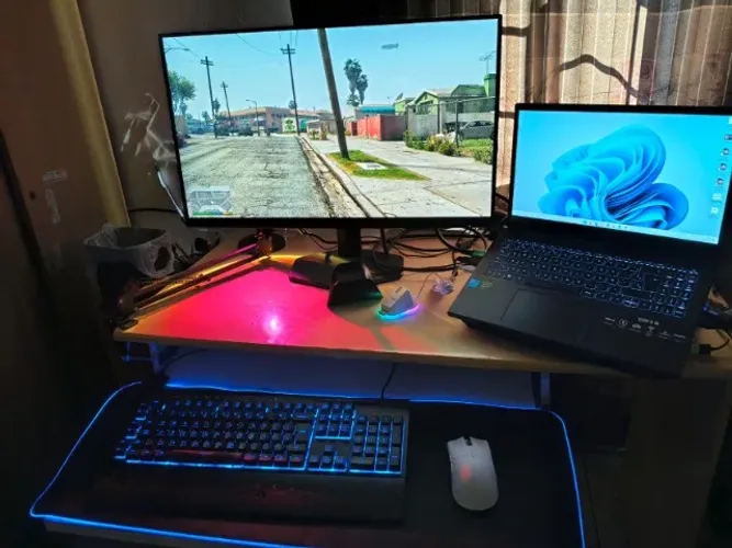 Acer Nitro V15 - 24GBDDR5 - RTX3050 + Monitor AOC Hero 27 - 180Hz + PERIFÉRICOS A VISTA