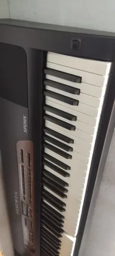 Vendo piano pra retirada de peças