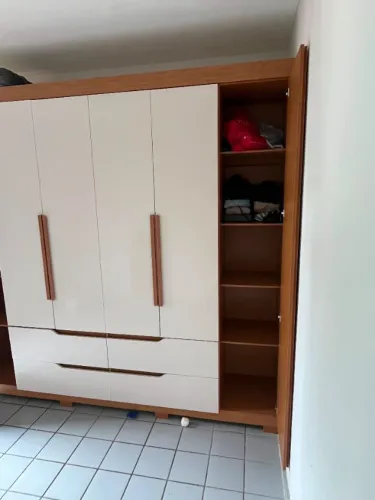 Guarda roupa e cama
