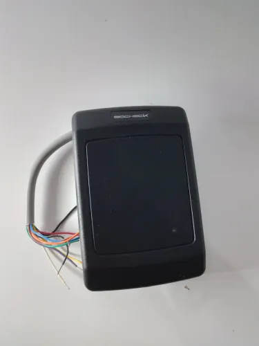 Leitor de proximidade multifuncional