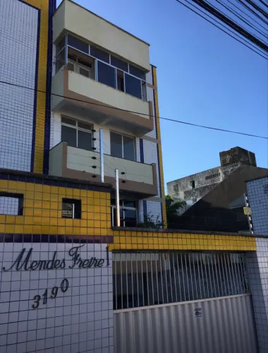 Alugo apartamento localizado no bairro Joaquim Távora direto com proprietário
