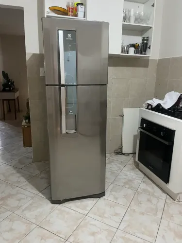 Geladeira Electrolux inox duplex Frost free painel digital