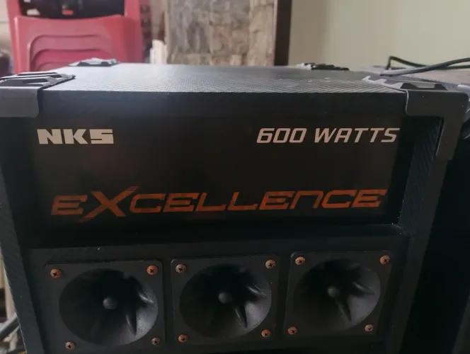 Vendo caixa de som 600 wts