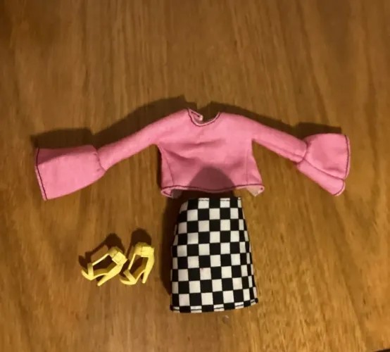 Roupa da Barbie Fashionista #104