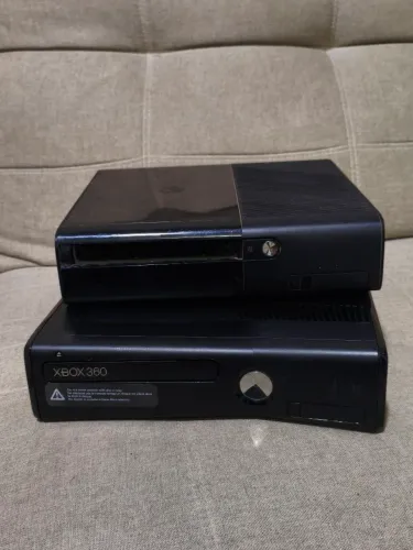 2 XBOX COM DEFEITO NAO DA IMAGEM E LUZ VERMELHA