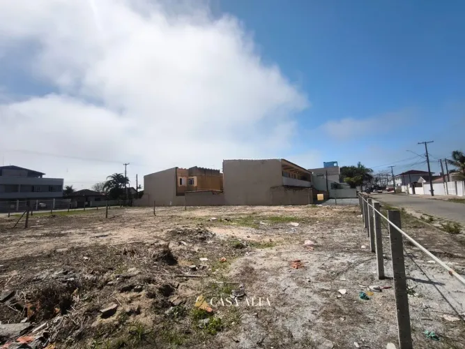 Terreno amplo perto da praia faixa mar