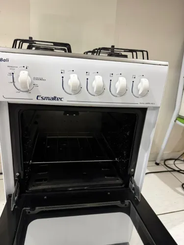 Vendo fogão Esmaltec bali 4 bocas semi novo