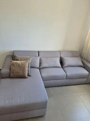 Sofá em L com Chaise - Excelente Estado