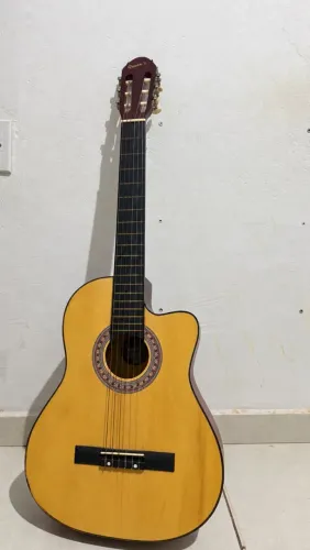 Violão da marca ?Queen?s?