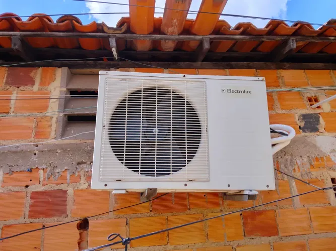 Vende se AR CONDICIONADO Eletrolux 12 mil btu'S