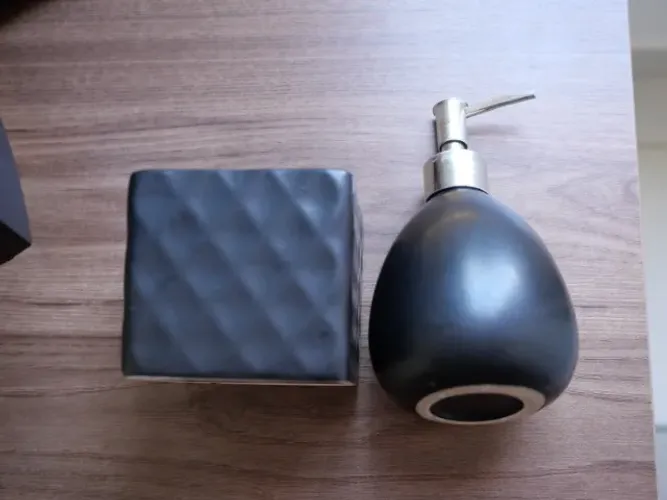 Kit porta sabonete líquido e porta teco usado