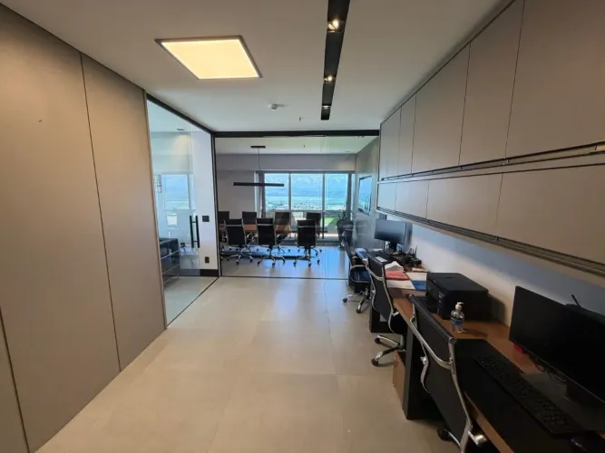 Sala Comercial no Edifício The One no Jardim Aquários