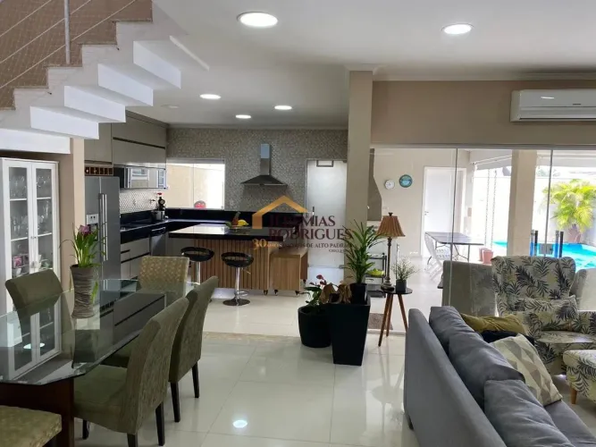 Casa Semi mobiliada para locação e venda no Condomínio Campos Conde II Chambord em Trememb