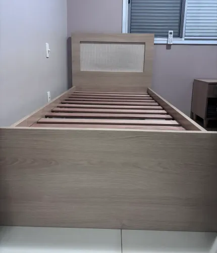Cama de solteiro com colchão