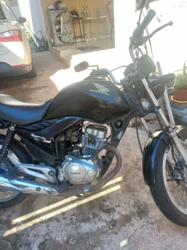 Moto impecável