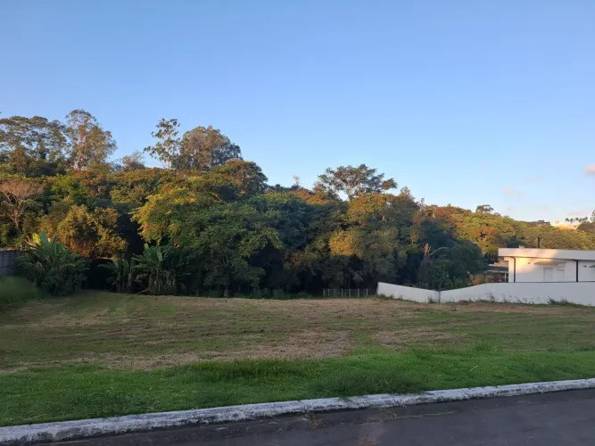 Excelente -1.000 metros ,20 minut de sjc ,jambeiro ,perto da tamoios .condomminio.