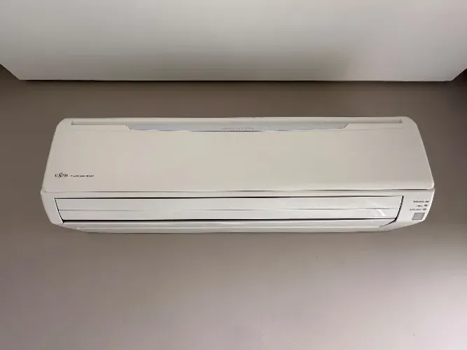 Ar-condicionado Inverter Fujitsu de 27.000 BTUs Frio