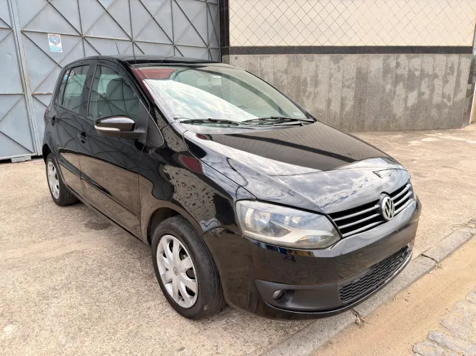 Volkswagen Fox 1.0 MI Total Flex 8V 5P 2011