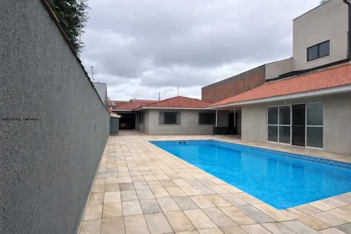 Casa para Venda em Curitiba, Xaxim, 4 dormitórios, 1 suíte, 4 banheiros, 12 vagas