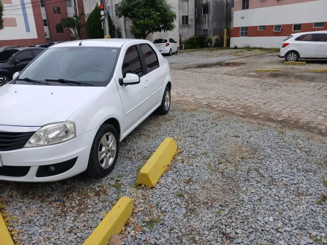 Renault Logan Expression Hi-flex 1.6 8V 4P 2012