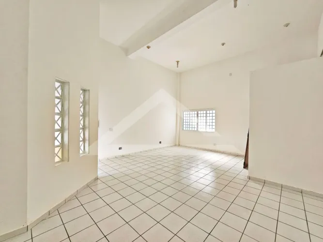 Imóvel comercial para locação no Bairro Vila Tibério, próximo a Rua Martinico Prado - Ribe