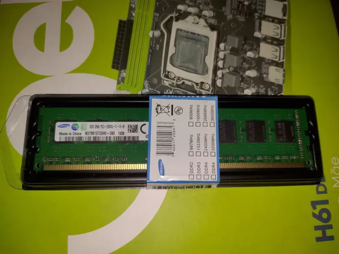 VENDO OU TROCO 2 Pente de Memória RAM Samsung e Macrovip, DDR3(PREÇO NEGOCIÁVEL)