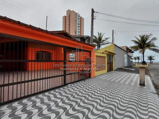 Casa com Edícula a Poucos Passos do Mar para Locação Definitiva Anhanguera, Mongaguá