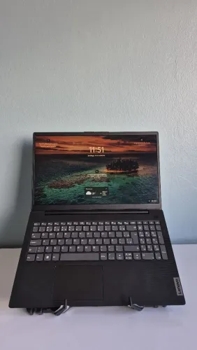 Notebook Lenovo V15 I5 12°|16GB RAM| SSD NVMe