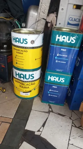 Tinta para piso lacrada( verde e amarelo)