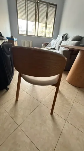 Mesa de jantar nunca usada