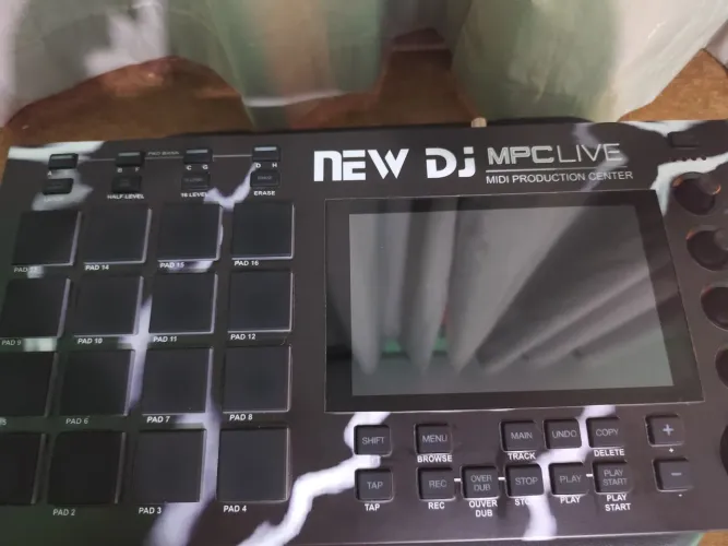 Akai MPC Live
