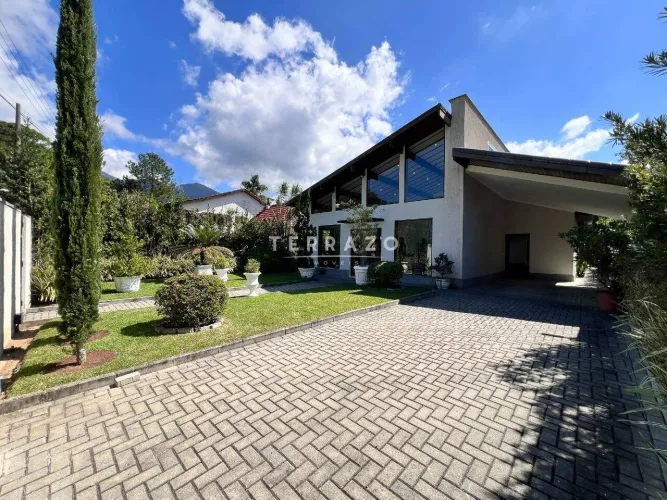 Casa em Condomínio à venda, 5 quartos, 3 suítes, 2 vagas, Comary - Teresópolis/RJ