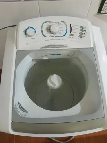 VENDO MAQUINA DE LAVAR ELETROLUX 15KG 