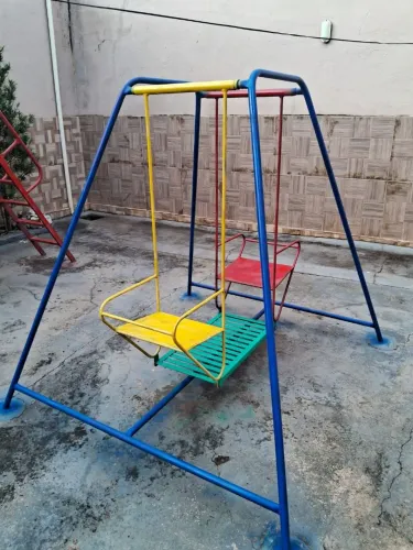 Por. 600. - Balanço parquinho