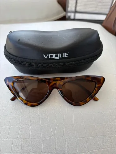 Óculos de sol VOGUE original 