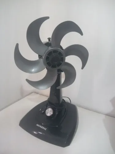 Vendo ventilador usado bom todo do grade marca mundial