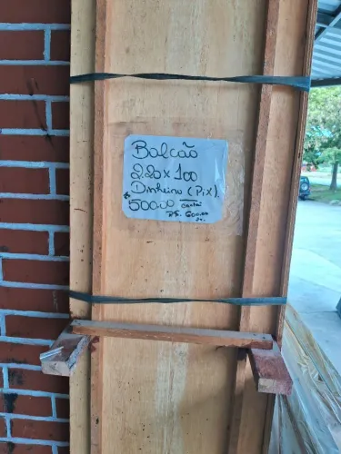 Balcão. Para comércio.
