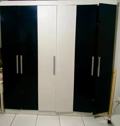 GUARDA-ROUPA DE CASAL 6 PORTAS - SEMINOVO